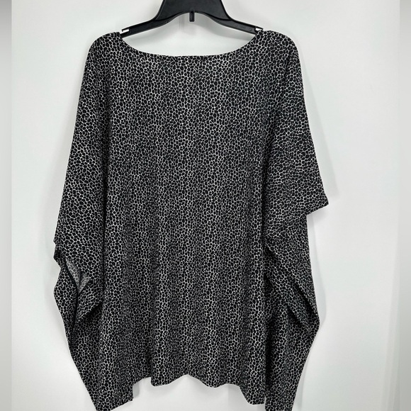 Michael Kors Plus Size 2X Pebble Print Tunic Top Black White Blouse Gold Hook - Picture 6 of 6